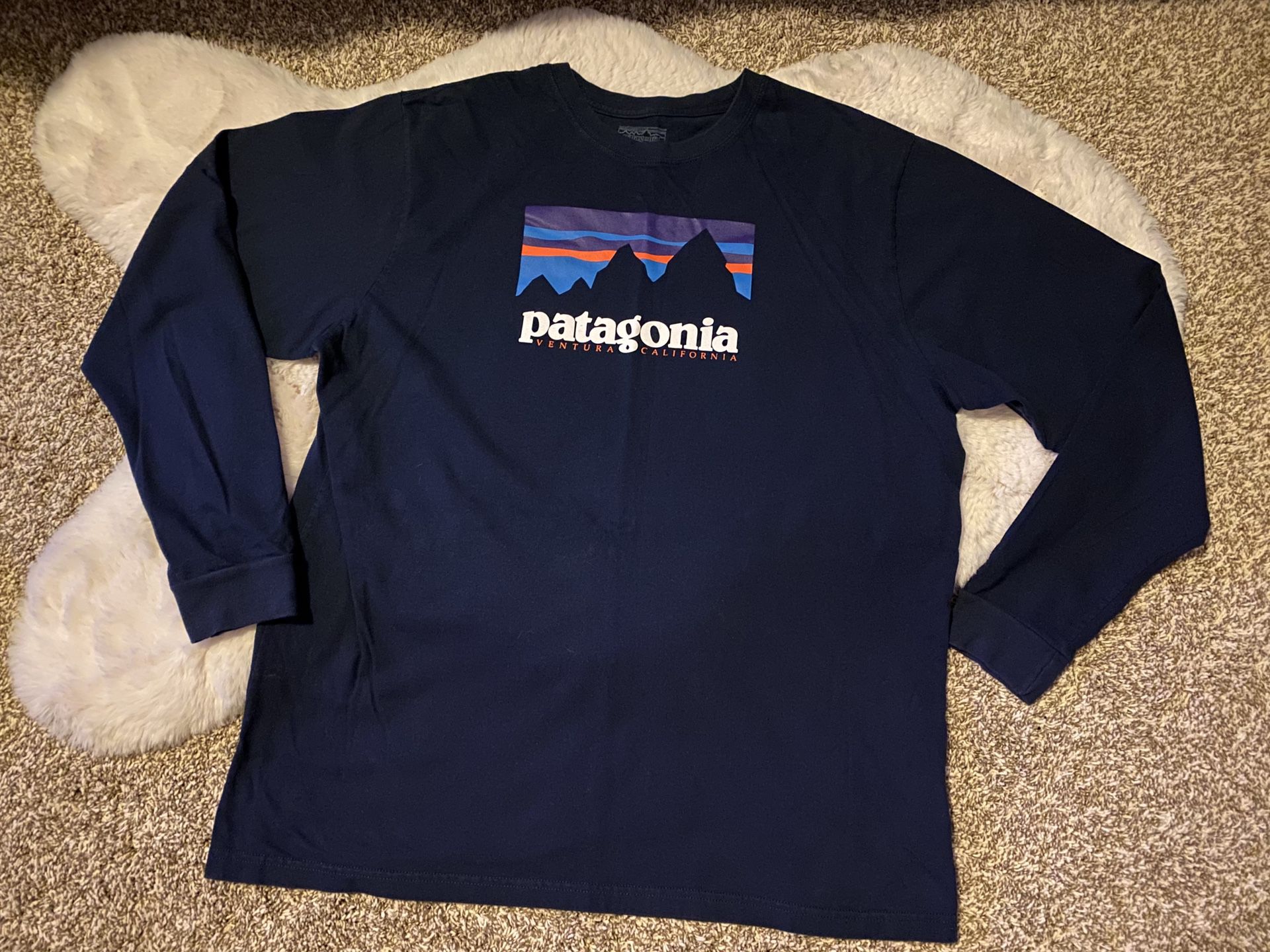 Men’s Patagonia long sleeve shirt - size Large