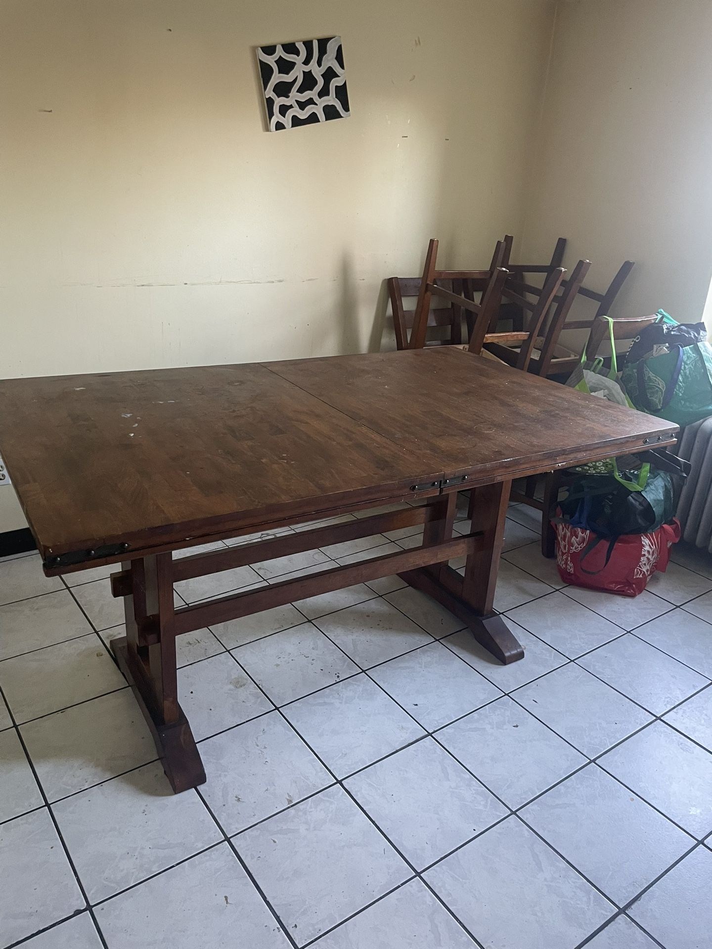 Kitchen Table With 2 Extension Leafs