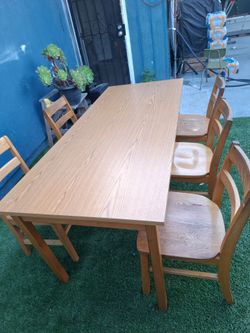 Table/ mesa