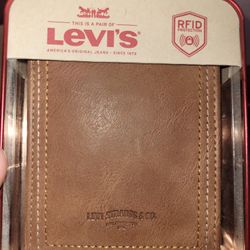 Brand New Levi's Wallet 
