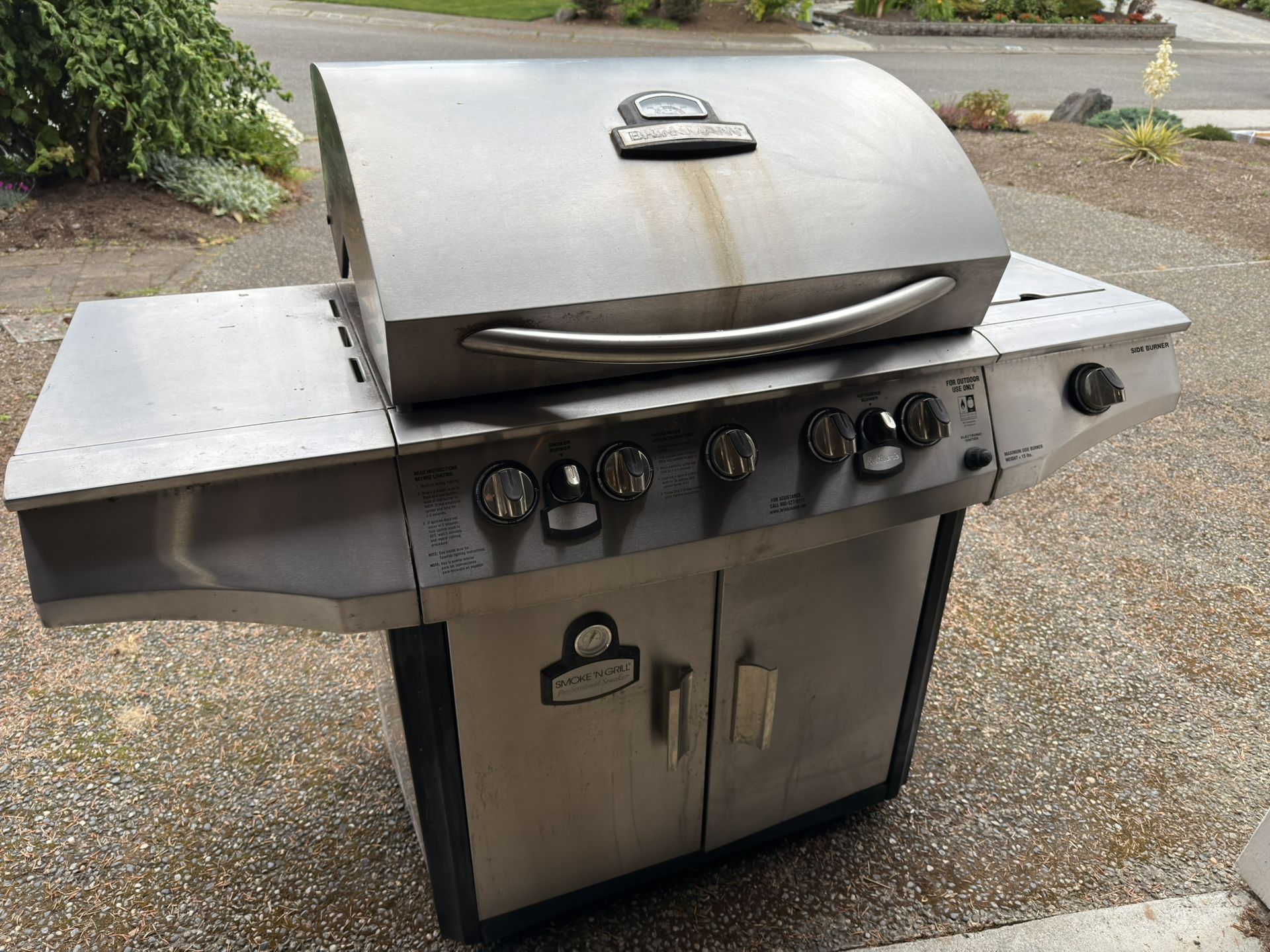 Propane grill & smoker