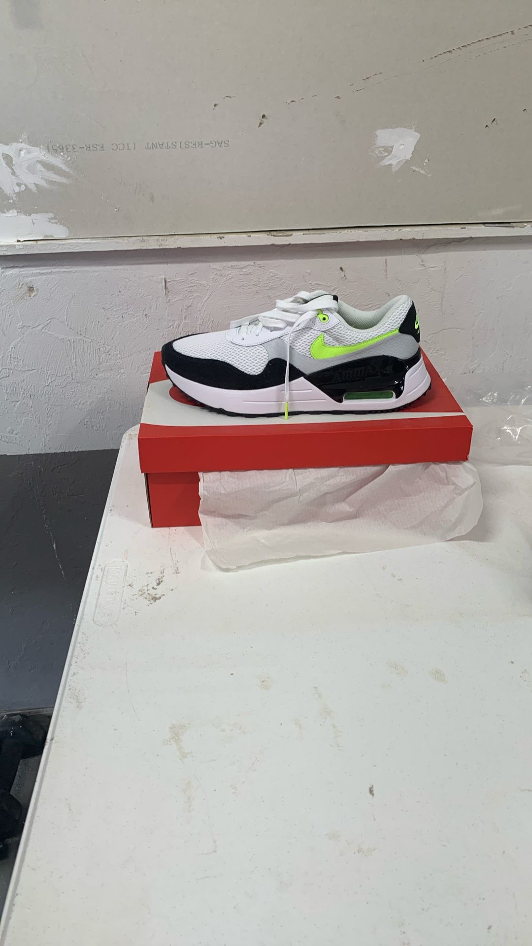 Men Nikes Brand New Size 10