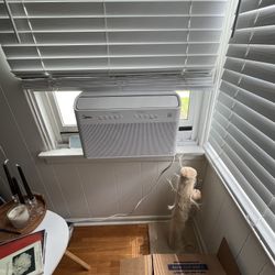 MIDEA 12000 AC + Support