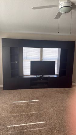 Entertainment center