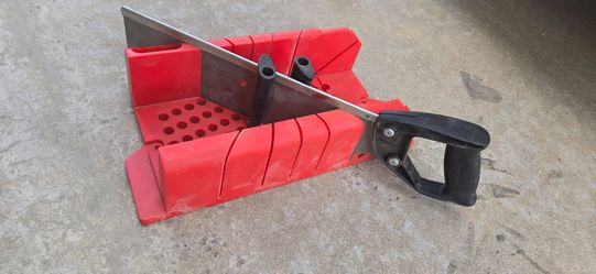 Miter box & saw