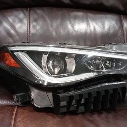 Q60 Passanger Headlight 