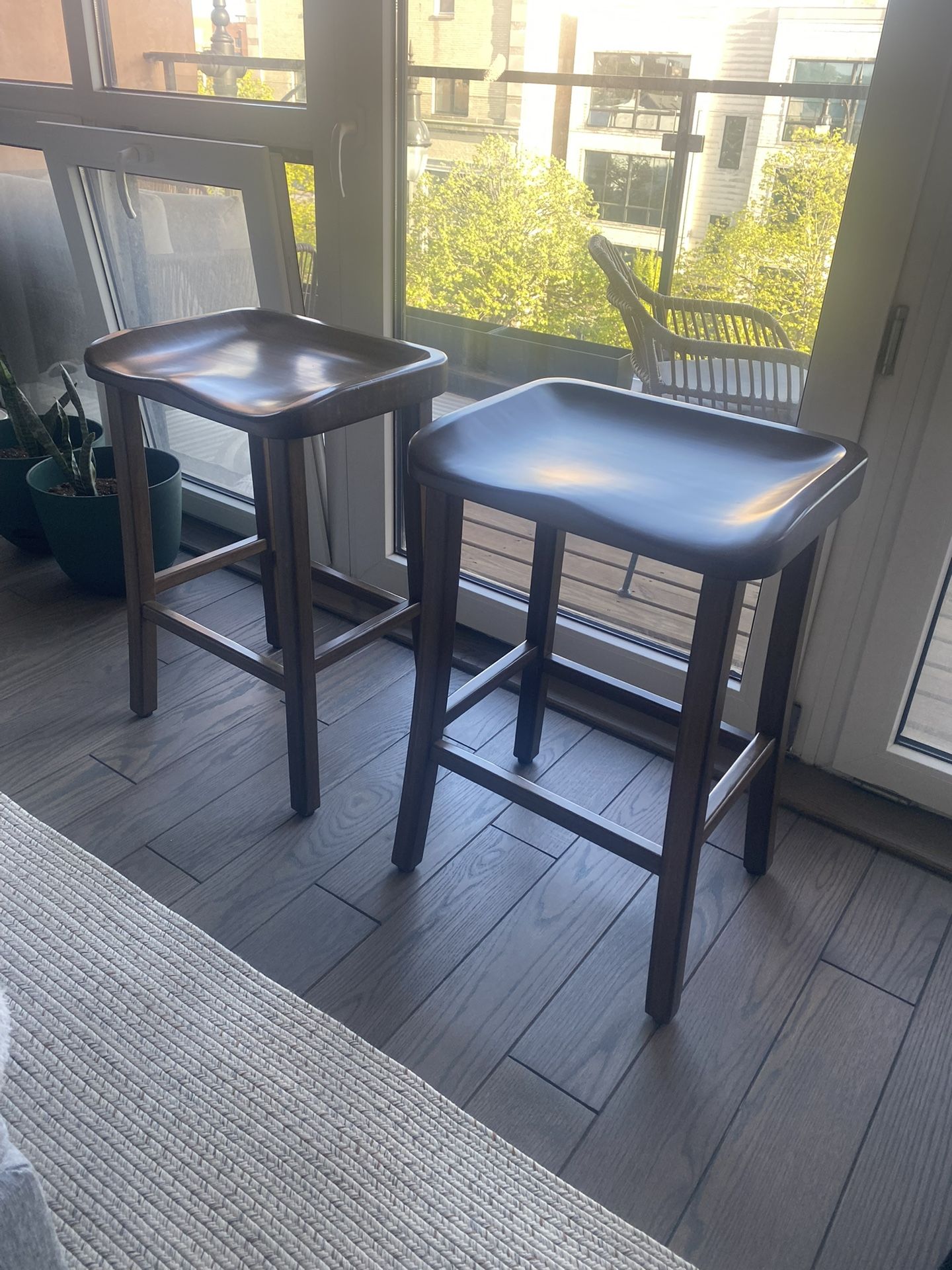 2 Counter Stools
