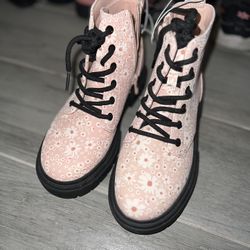 Girl Boots 