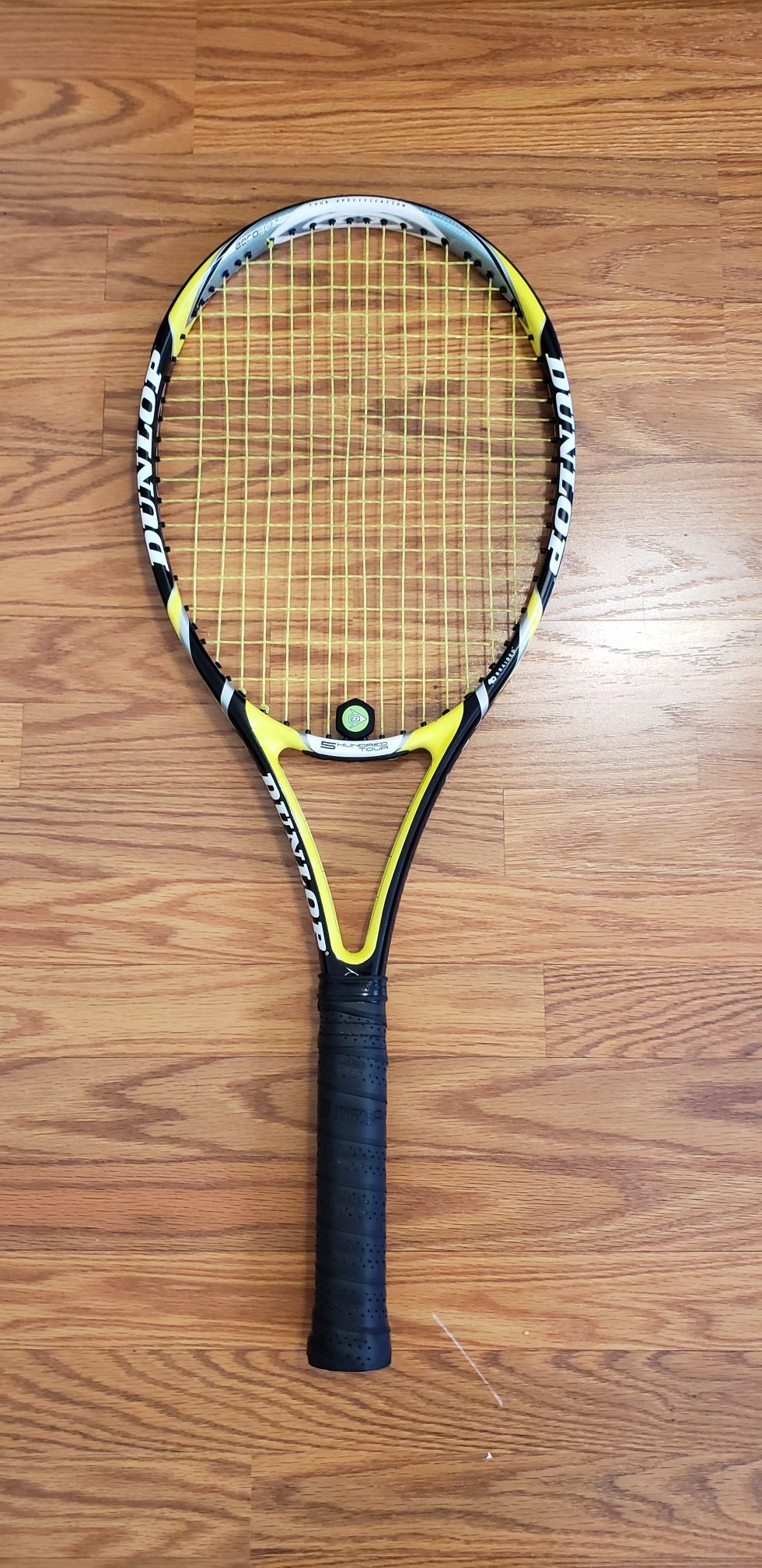 Like new Dunlop tennis racquet