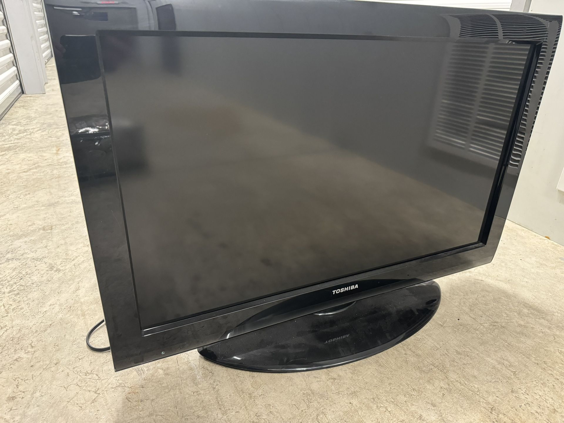 32” Toshiba TV
