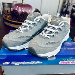 (NEW) SKECHER’S Women’s ‘Me Time’ -Size 7.5 Lo-Top (# SN 11936)