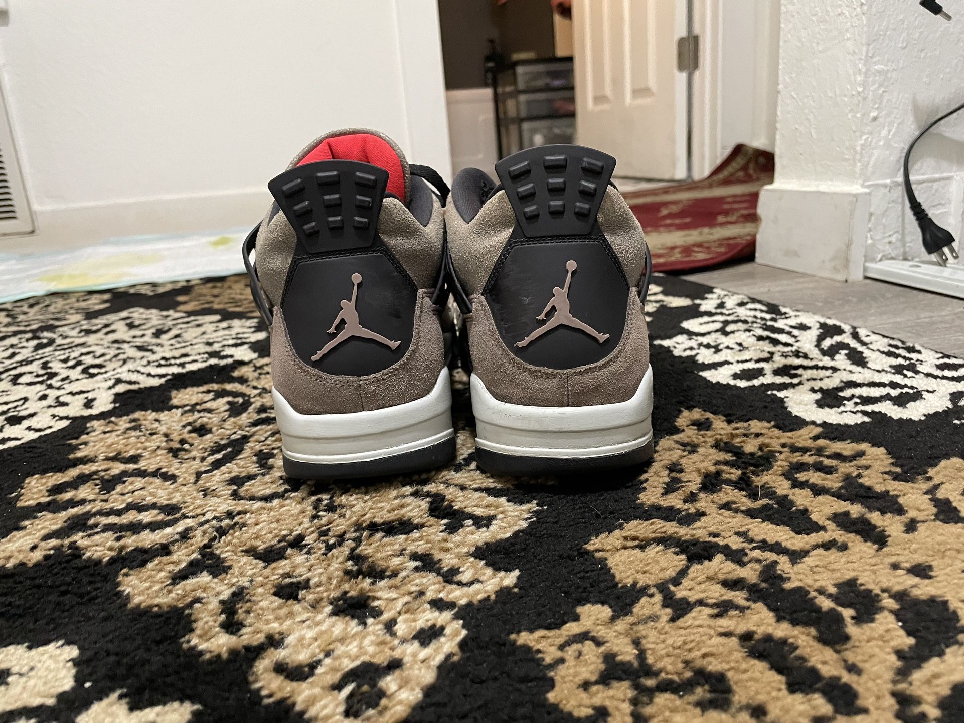 Jordan 4 Taupe Haze 