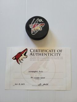 🏒 2019 Clayton Keller Authentic Signed Coyotes Puck (with COA)
