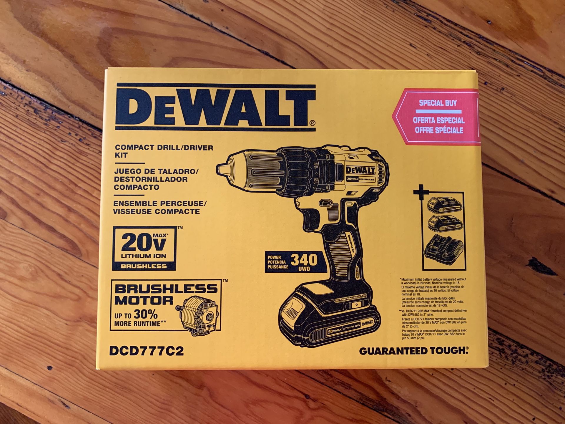 BRAND NEW IN BOX - DeWalt DCD777C2 20V Brushless Motor Compact Drill/Driver Kit - includes 2 batteries, charger & bag! 🛠