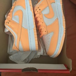 W Nike Dunk Low