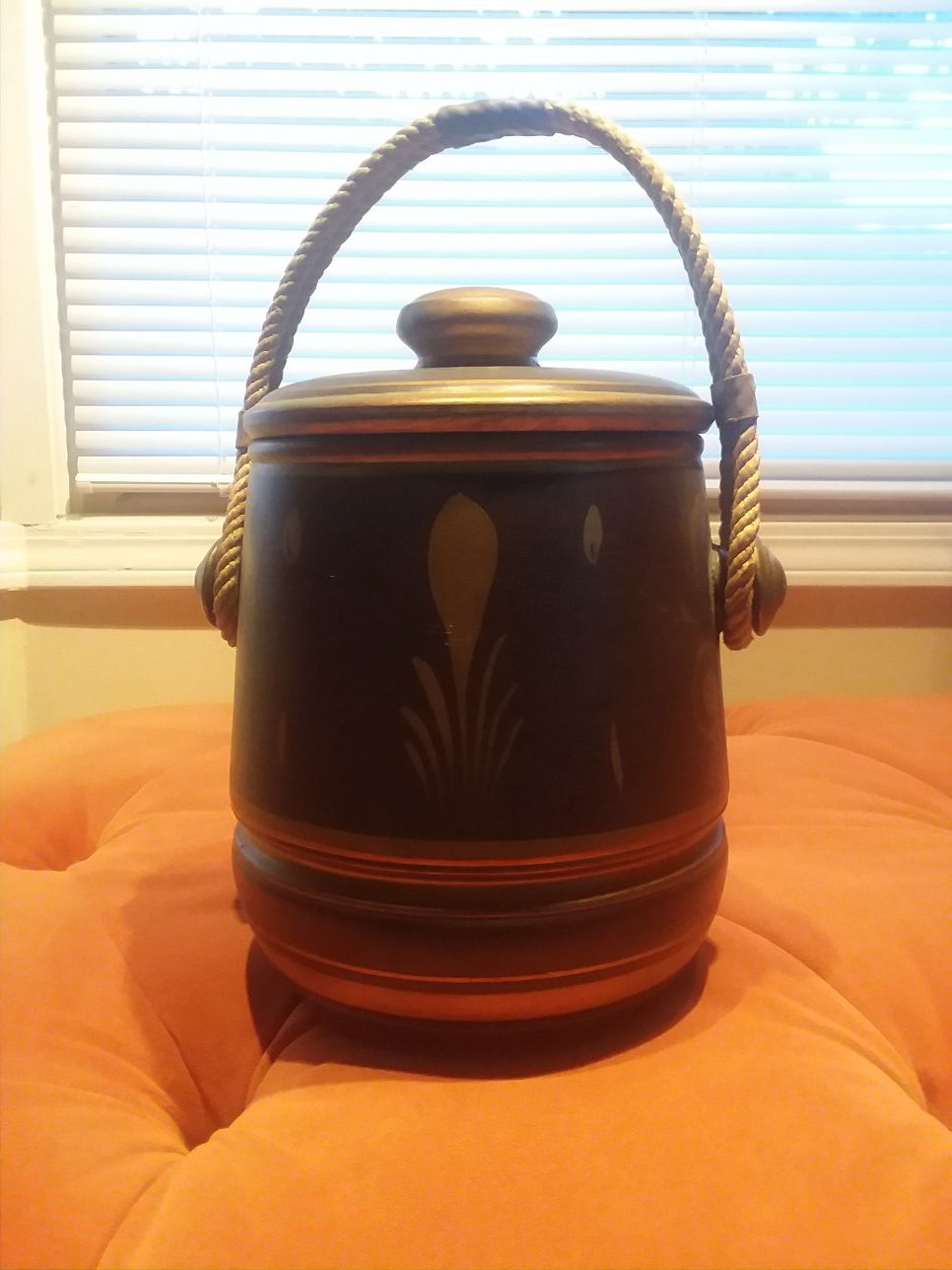 Vintage ceramic cookie jar