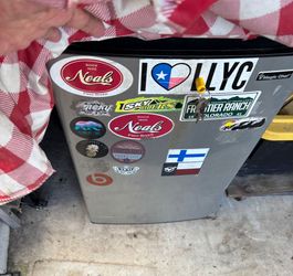 Mini fridge 3.2 Cu Ft