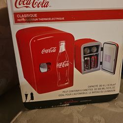 coca cola mini fridge