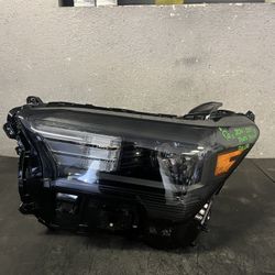 2024-2025 TOYOTA TACOMA LEFT HEADLIGHT OEM USED