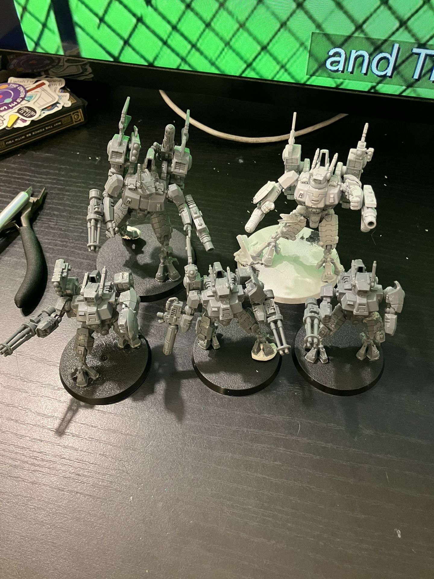 Warhammer Tau Battlesuits
