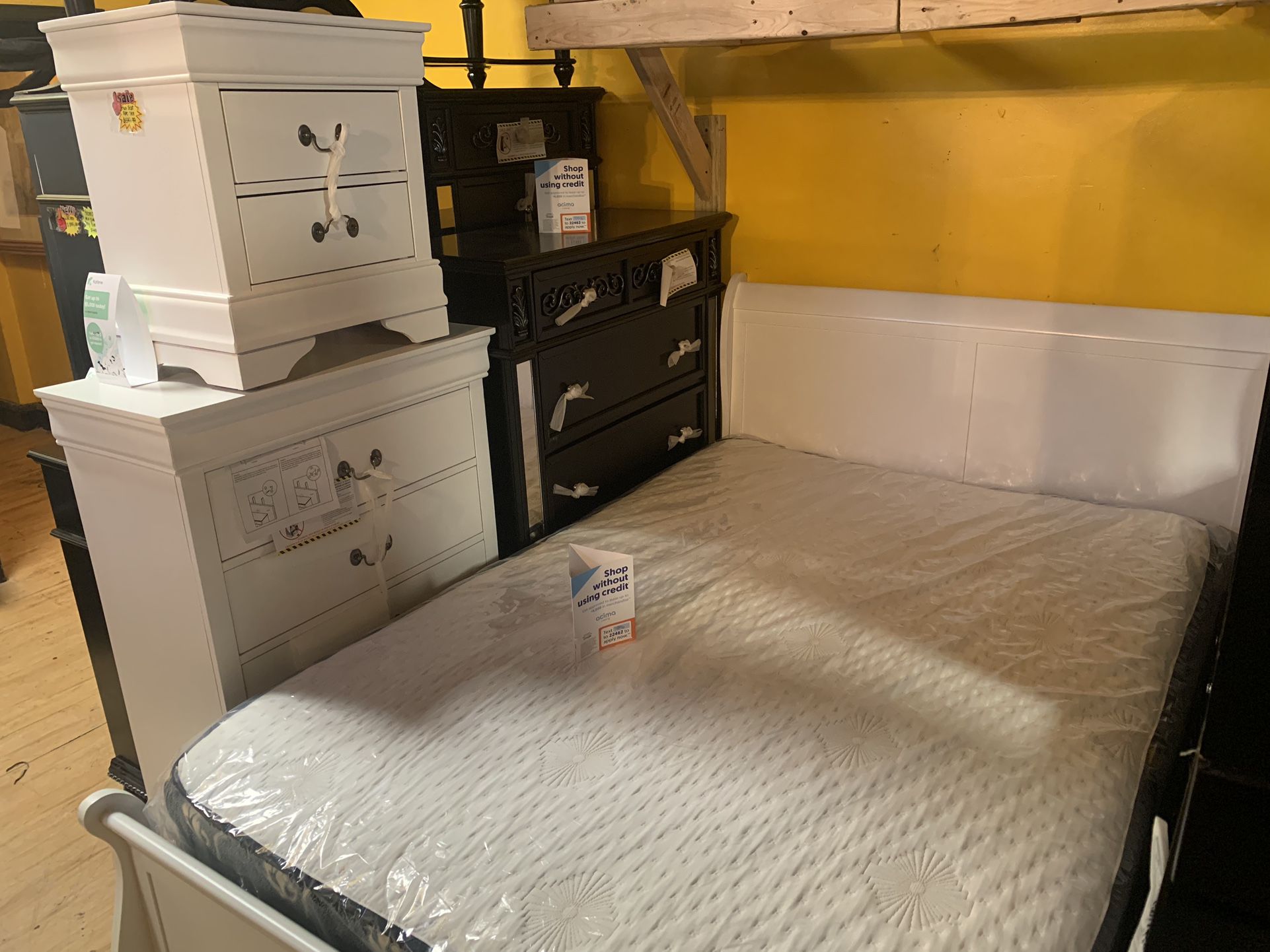 3 Piece Bed & Dresser Set (brand new) Full Size