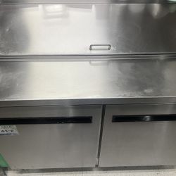 Two Door Commercial Sandwich/salad Prep Table Restaurant Equipment222
