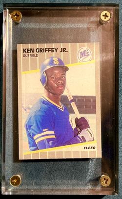 Sports Cards Collection . Mostly Baseball