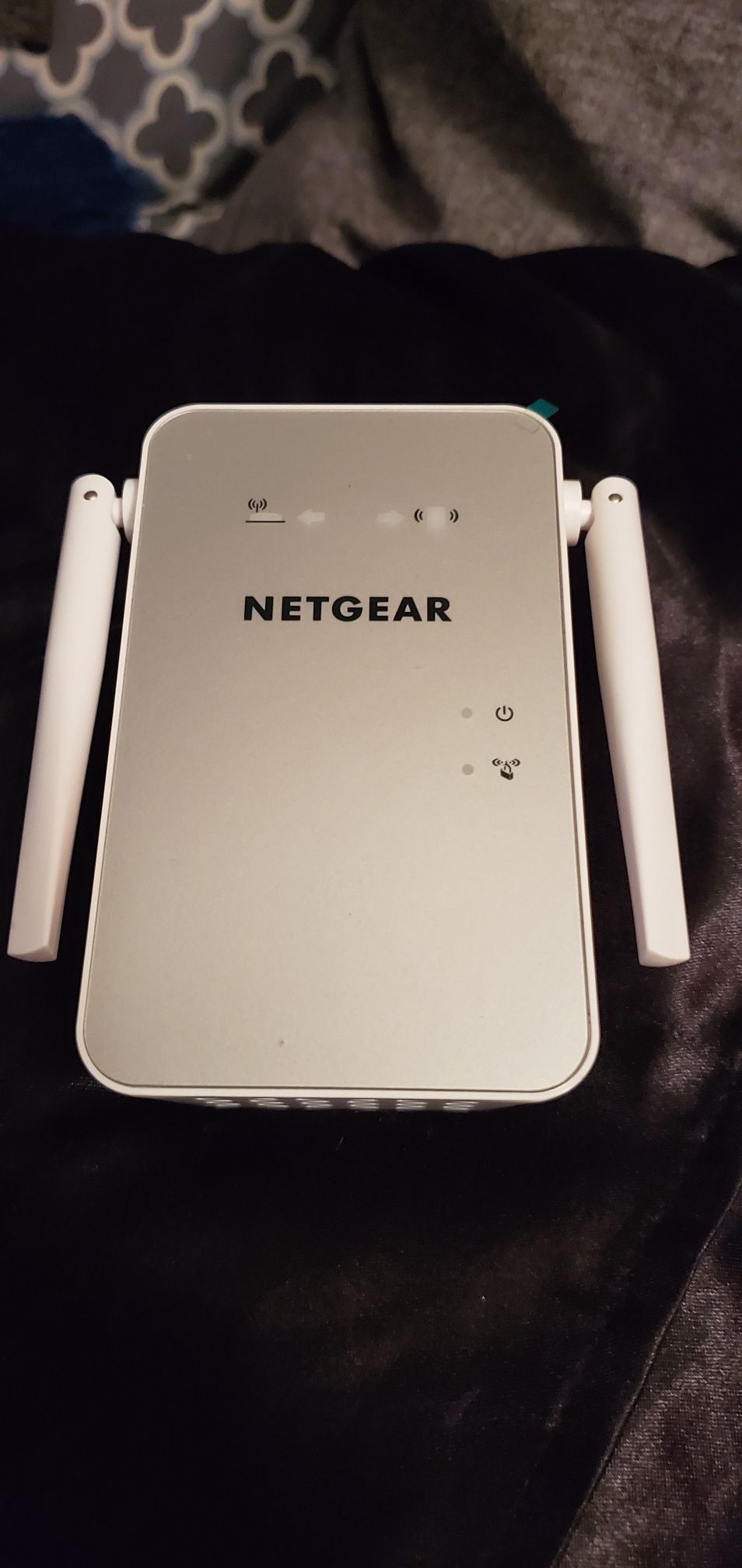 NETGEAR ac1200 wifi Range extender Model: EX6150