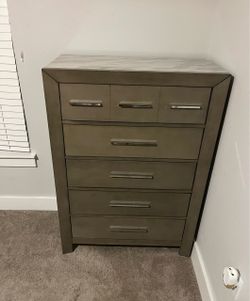 5-drawer/dresser