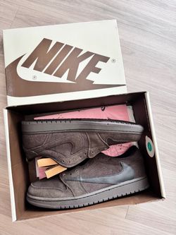 Size 13 men jordan 1 low