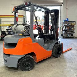 Forklift 