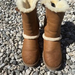 UGG Skylah Buckle Boot Chestnut Sheepskin Cream Shearling 1008229 Women Size 9