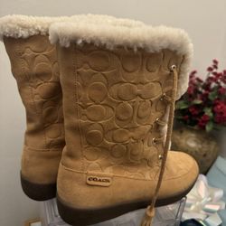 New!!!! Coach Boots Monogram Design 