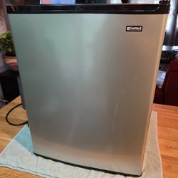 Kenmore 4.4 cu. ft. Mini Fridge in Black with Stainless Steel Door