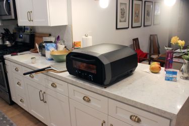 Ooni Volt 12 Pizza Oven + Cover