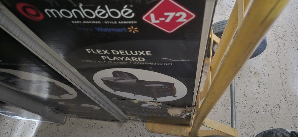 Monobebe Deluxe Playyard, Bassinet ,changer