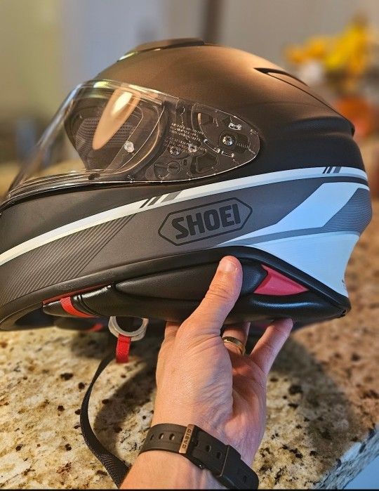 SHOEI HELMET - LIKE NEW