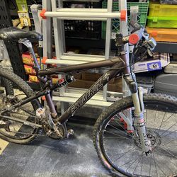 Santa Cruz Blur Mountain Bike 