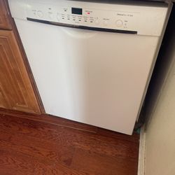 Dishwasher Microwave Kitchen Stove 