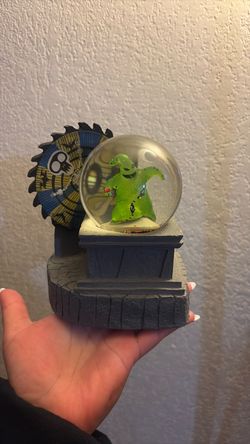 Nightmare before Christmas snow globe