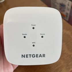 Netgear WiFi Extender Used But Works 