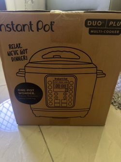Instant Pot Duo Plus 9-in-1 Multicooker, Pressure Cooker, Slow Cook, Rice Maker, Steamer, Sauté, Yogurt, Warmer & Sterilizer, Includes App with Over 8