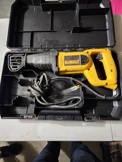 Dewalt Reciprocating Saw w/ case
