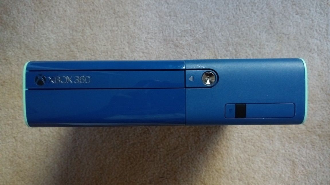 Limited Edition Blue Xbox 360