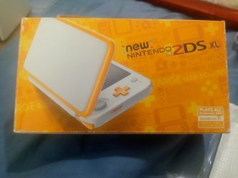 Nintendo 2ds xl in box
