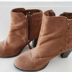 Brown Suede Heeled Boots sz 8.5