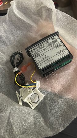 Dixell XC10CX Electronic Controller