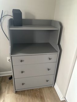 Gray 3-Drawer Dresser with Shelving