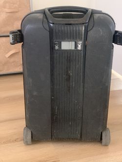 Samsonite Hard Plastic Suitcase With Locks