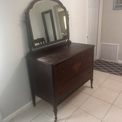 Dresser With Mirror 45”x23”x68”